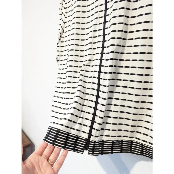 Chicos Traveler's Monochrome Black White Zipper Jacket Stretchy - Picture 4 of 5